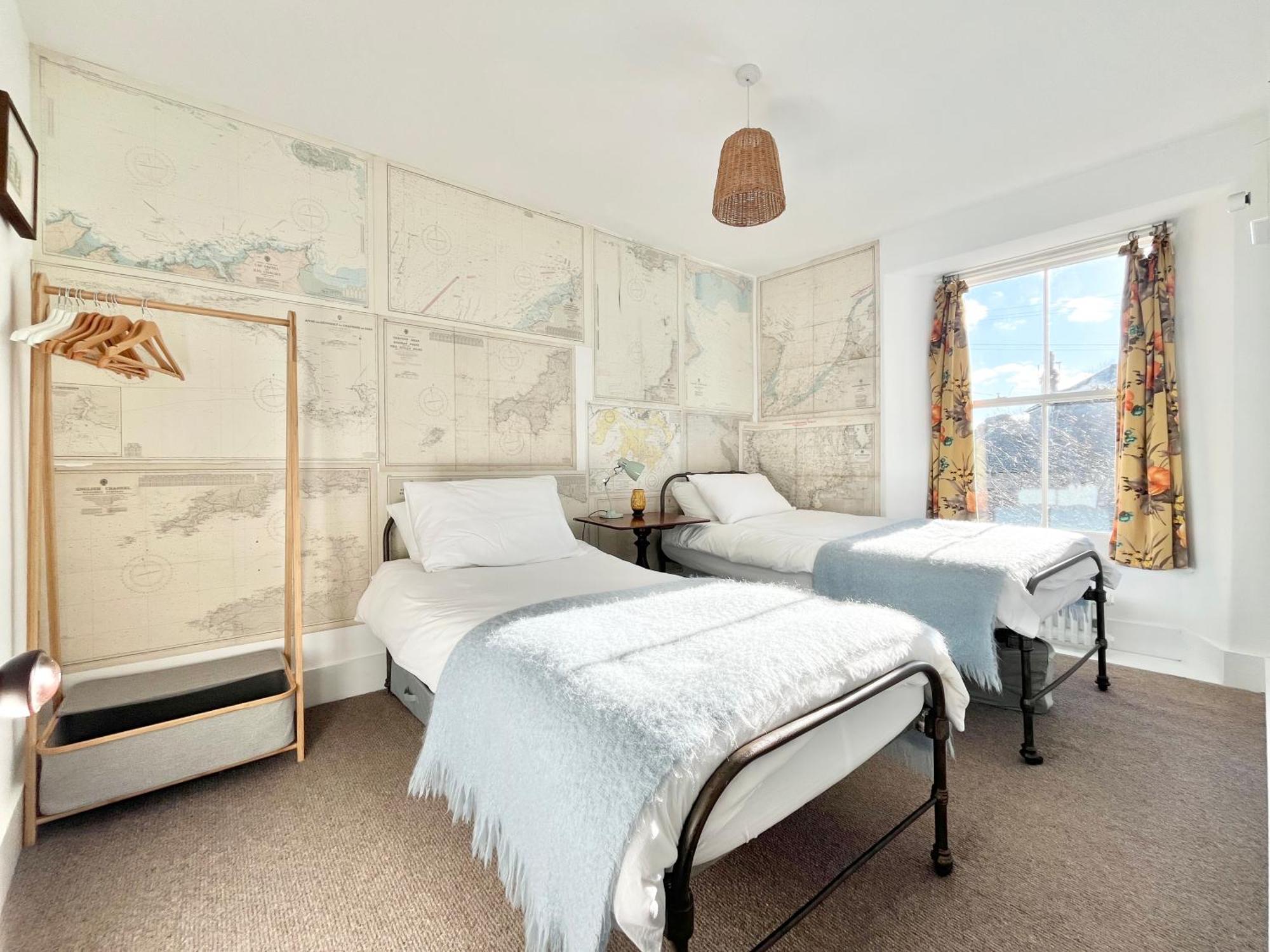 Janies Cottage~ Mousehole~Eclectic Interiors & Vintage Charm Exterior photo