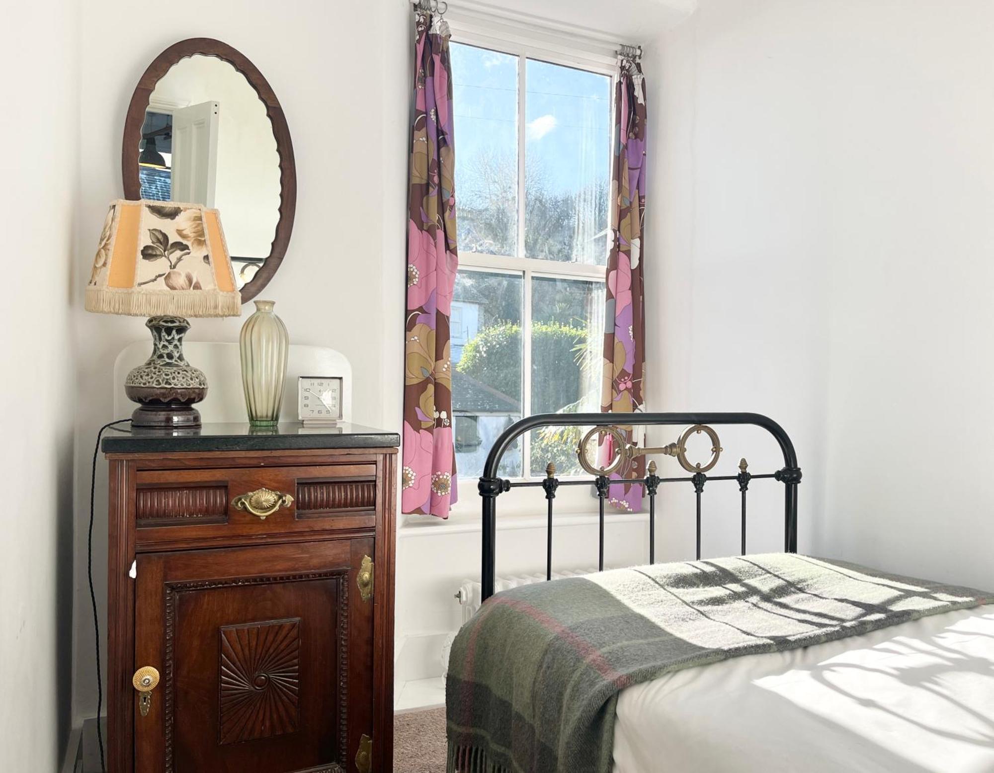 Janies Cottage~ Mousehole~Eclectic Interiors & Vintage Charm Exterior photo